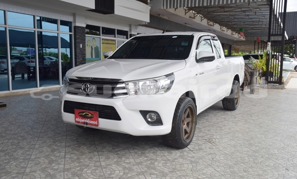 ซื้อ รถมือสอง Toyota Hiluxe Revo ขาว รถยนต์ ใน %{เมือง} ใน ยโสธร
