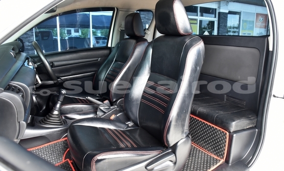 ซื้อ รถมือสอง Toyota Hiluxe Revo ขาว รถยนต์ ใน %{เมือง} ใน ยโสธร ซื้อ รถมือสอง Toyota Hiluxe Revo ขาว รถยนต์ ใน %{เมือง} ใน ยโสธร