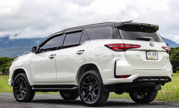 Buy Used Toyota Fortuner White Car in Chiang Mai in Chiang Mai Buy Used Toyota Fortuner White Car in Chiang Mai in Chiang Mai
