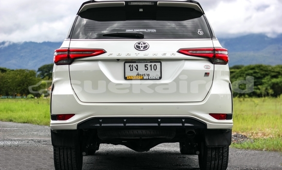 Buy Used Toyota Fortuner White Car in Chiang Mai in Chiang Mai Buy Used Toyota Fortuner White Car in Chiang Mai in Chiang Mai