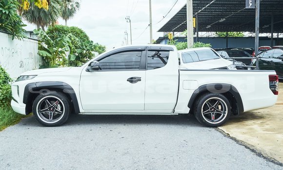 Buy Used Mitsubishi Triton White Car in Bangkok in Bangkok Buy Used Mitsubishi Triton White Car in Bangkok in Bangkok