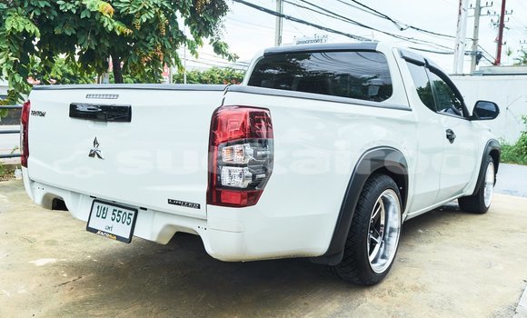 Buy Used Mitsubishi Triton White Car in Bangkok in Bangkok Buy Used Mitsubishi Triton White Car in Bangkok in Bangkok