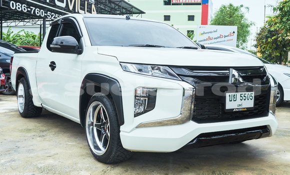 Buy Used Mitsubishi Triton White Car in Bangkok in Bangkok Buy Used Mitsubishi Triton White Car in Bangkok in Bangkok