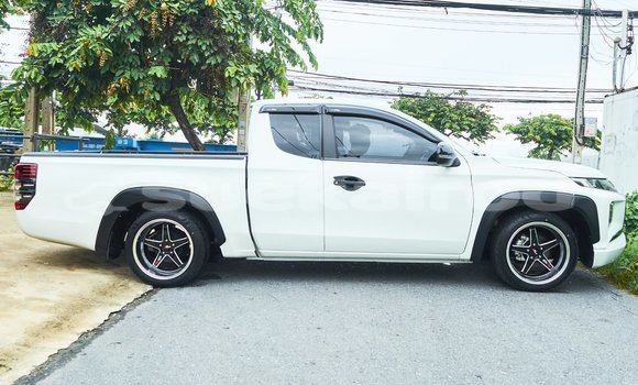 Buy Used Mitsubishi Triton White Car in Bangkok in Bangkok Buy Used Mitsubishi Triton White Car in Bangkok in Bangkok