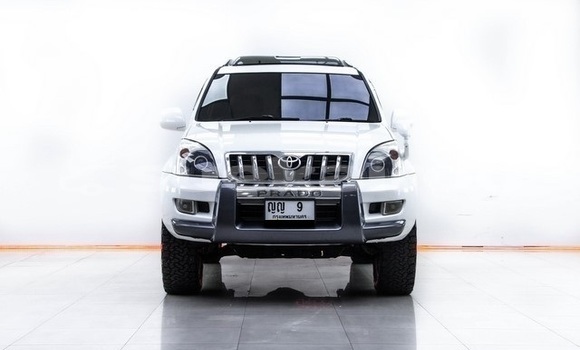 Buy Used Toyota Land Cruiser Prado White Car in Bangkok in Bangkok Buy Used Toyota Land Cruiser Prado White Car in Bangkok in Bangkok