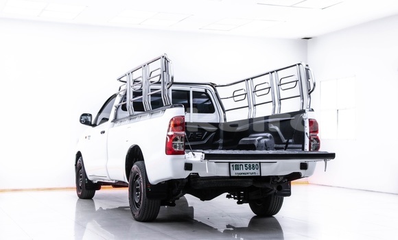 Buy Used Toyota Hiluxe VIGO White Car in Bangkok in Bangkok Buy Used Toyota Hiluxe VIGO White Car in Bangkok in Bangkok