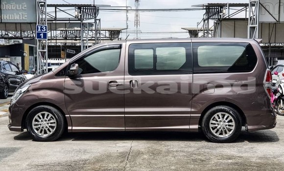 Buy Used Hyundai H1 Brown Car in Bangkok in Bangkok Buy Used Hyundai H1 Brown Car in Bangkok in Bangkok