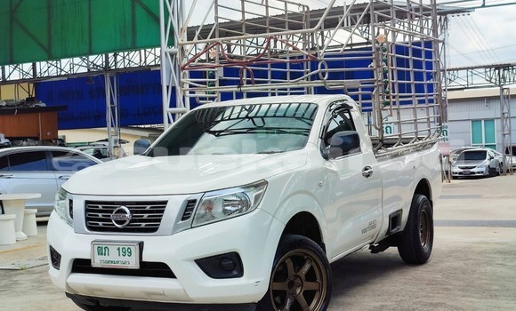 Buy Used Nissan Navara White Car in Bangkok in Bangkok