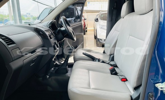 Buy Used Isuzu D–MAX Blue Car in Bangkok in Bangkok Buy Used Isuzu D–MAX Blue Car in Bangkok in Bangkok