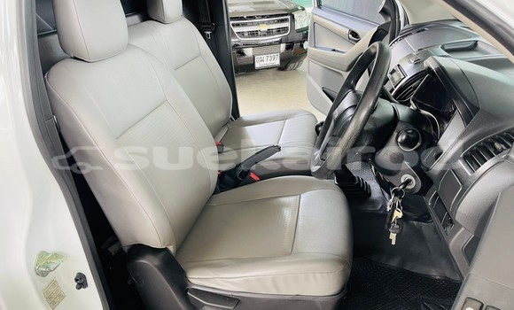 ซื้อ รถมือสอง Isuzu D–MAX ขาว รถยนต์ ใน %{เมือง} ใน กรุงเทพมหานคร ซื้อ รถมือสอง Isuzu D–MAX ขาว รถยนต์ ใน %{เมือง} ใน กรุงเทพมหานคร