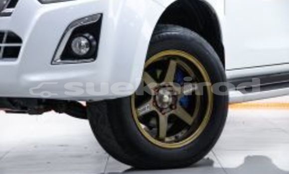 Buy Used Isuzu D-Max White Car in Bangkok in Bangkok Buy Used Isuzu D-Max White Car in Bangkok in Bangkok