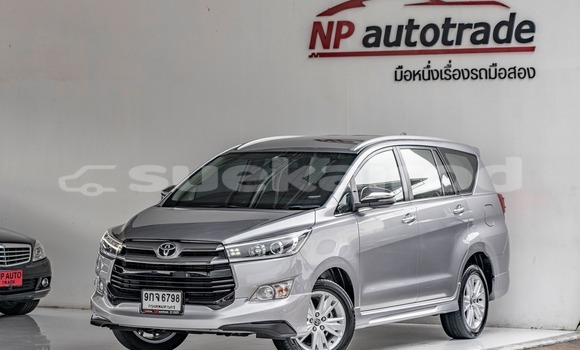 ซื้อ รถมือสอง Toyota Innova อื่น ๆ รถยนต์ ใน %{เมือง} ใน กรุงเทพมหานคร
