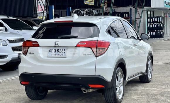 Buy Used Honda HR-V White Car in Bangkok in Bangkok Buy Used Honda HR-V White Car in Bangkok in Bangkok