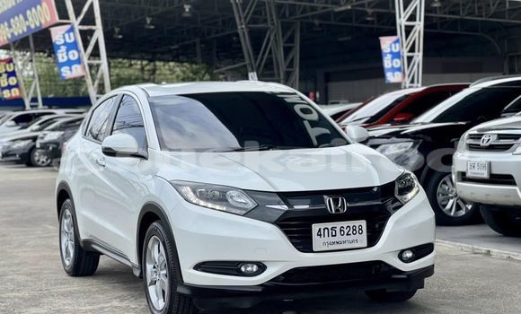 Buy Used Honda HR-V White Car in Bangkok in Bangkok Buy Used Honda HR-V White Car in Bangkok in Bangkok