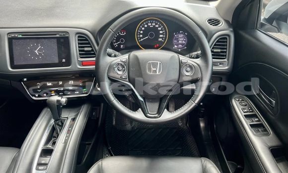 Buy Used Honda HR-V White Car in Bangkok in Bangkok Buy Used Honda HR-V White Car in Bangkok in Bangkok