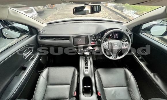 Buy Used Honda HR-V White Car in Bangkok in Bangkok Buy Used Honda HR-V White Car in Bangkok in Bangkok