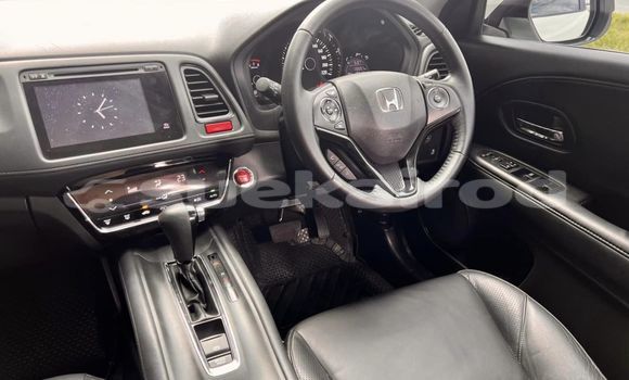 Buy Used Honda HR-V White Car in Bangkok in Bangkok Buy Used Honda HR-V White Car in Bangkok in Bangkok