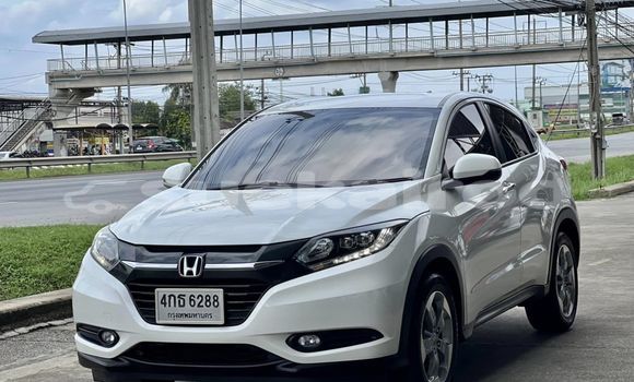 Buy Used Honda HR-V White Car in Bangkok in Bangkok Buy Used Honda HR-V White Car in Bangkok in Bangkok