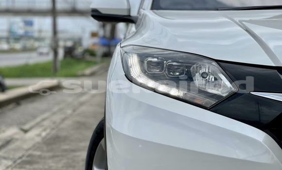 Buy Used Honda HR-V White Car in Bangkok in Bangkok Buy Used Honda HR-V White Car in Bangkok in Bangkok