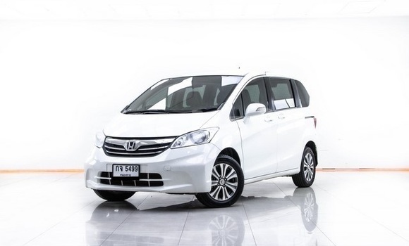 ซื้อ รถมือสอง Honda Freed ขาว รถยนต์ ใน %{เมือง} ใน กรุงเทพมหานคร