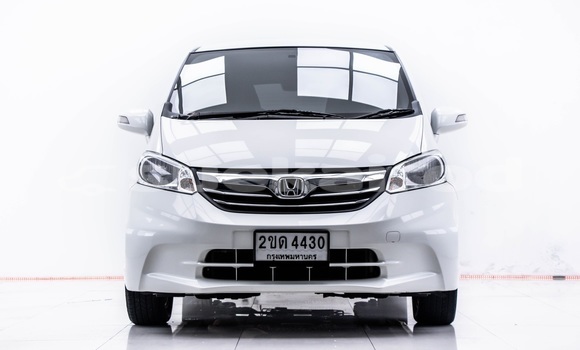 Buy Used Honda Freed White Car in Bangkok in Bangkok Buy Used Honda Freed White Car in Bangkok in Bangkok