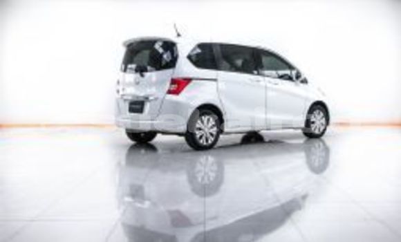 Buy Used Honda Freed White Car in Bangkok in Bangkok Buy Used Honda Freed White Car in Bangkok in Bangkok