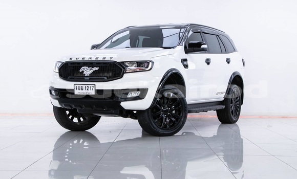 Buy Used Ford Everest White Car in Bangkok in Bangkok