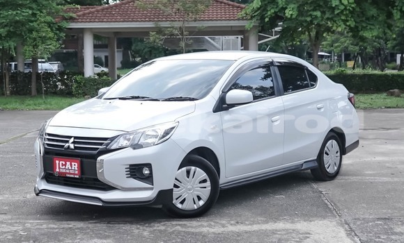 ซื้อ รถมือสอง Mitsubishi Attrage ขาว รถยนต์ ใน %{เมือง} ใน เชียงใหม่