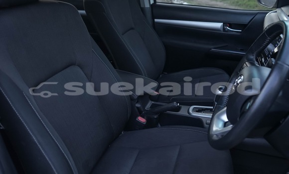 Buy Used Toyota Hiluxe Revo White Car in Chiang Mai in Chiang Mai Buy Used Toyota Hiluxe Revo White Car in Chiang Mai in Chiang Mai