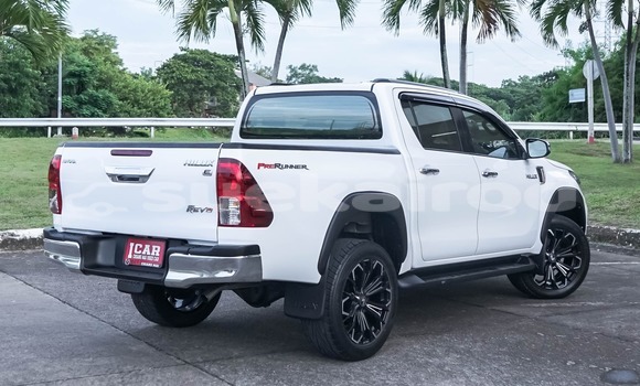 Buy Used Toyota Hiluxe Revo White Car in Chiang Mai in Chiang Mai Buy Used Toyota Hiluxe Revo White Car in Chiang Mai in Chiang Mai