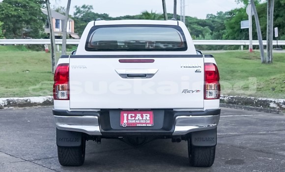 Buy Used Toyota Hiluxe Revo White Car in Chiang Mai in Chiang Mai Buy Used Toyota Hiluxe Revo White Car in Chiang Mai in Chiang Mai