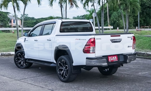 Buy Used Toyota Hiluxe Revo White Car in Chiang Mai in Chiang Mai Buy Used Toyota Hiluxe Revo White Car in Chiang Mai in Chiang Mai