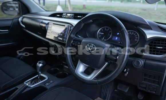 Buy Used Toyota Hiluxe Revo White Car in Chiang Mai in Chiang Mai Buy Used Toyota Hiluxe Revo White Car in Chiang Mai in Chiang Mai