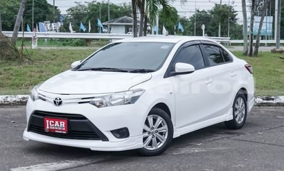 Buy Used Toyota Vios White Car in Chiang Mai in Chiang Mai