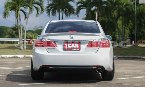 Buy Used Honda Accord White Car in Chiang Mai in Chiang Mai Buy Used Honda Accord White Car in Chiang Mai in Chiang Mai
