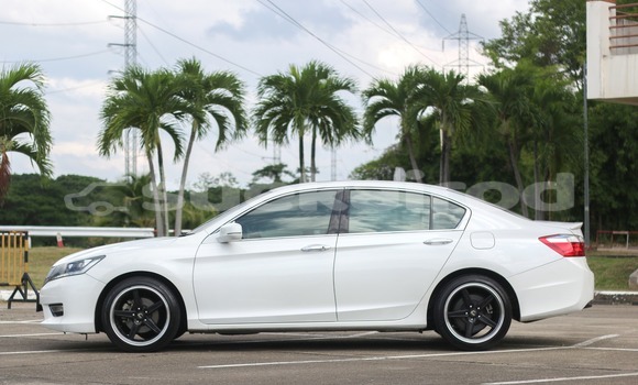 Buy Used Honda Accord White Car in Chiang Mai in Chiang Mai Buy Used Honda Accord White Car in Chiang Mai in Chiang Mai