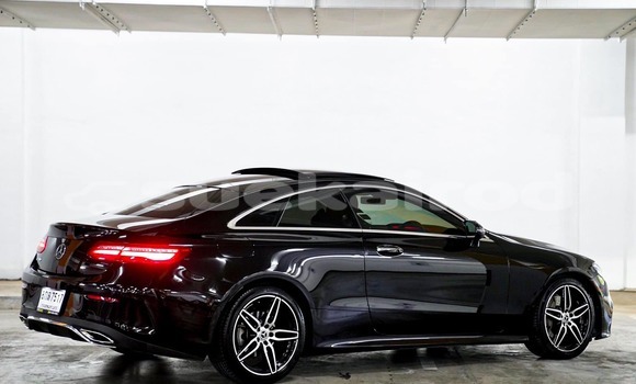 ซื้อ รถมือสอง Mercedes-Benz E200 สีดำ รถยนต์ ใน %{เมือง} ใน นนทบุรี ซื้อ รถมือสอง Mercedes-Benz E200 สีดำ รถยนต์ ใน %{เมือง} ใน นนทบุรี