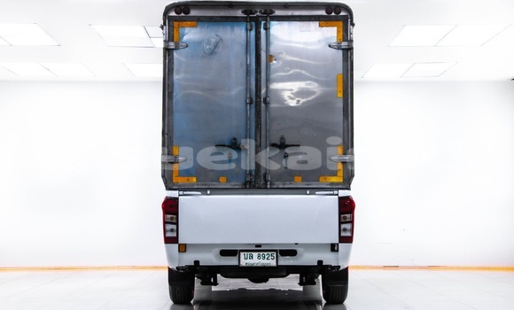 Buy Used Isuzu D-Max White Car in Bangkok in Bangkok Buy Used Isuzu D-Max White Car in Bangkok in Bangkok