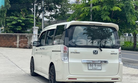 Buy Used Honda Stepwgn White Car in Bangkok in Bangkok Buy Used Honda Stepwgn White Car in Bangkok in Bangkok