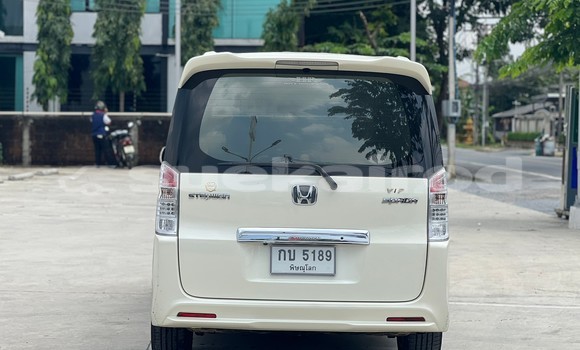 Buy Used Honda Stepwgn White Car in Bangkok in Bangkok Buy Used Honda Stepwgn White Car in Bangkok in Bangkok