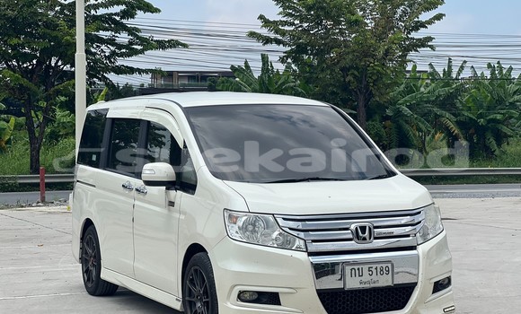 Buy Used Honda Stepwgn White Car in Bangkok in Bangkok Buy Used Honda Stepwgn White Car in Bangkok in Bangkok