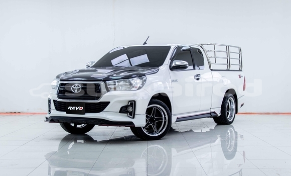 ซื้อ รถมือสอง Toyota Hiluxe Revo ขาว รถยนต์ ใน %{เมือง} ใน กรุงเทพมหานคร
