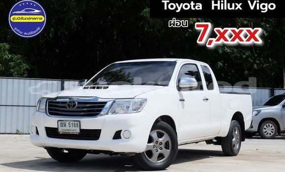 Buy Used Toyota Hiluxe Revo White Car in Bangkok in Bangkok