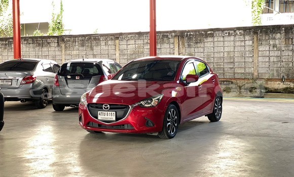 ซื้อ รถมือสอง Mazda 2 สีแดง รถยนต์ ใน %{เมือง} ใน กรุงเทพมหานคร