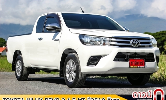 ซื้อ รถมือสอง Toyota Hiluxe Revo ขาว รถยนต์ ใน %{เมือง} ใน เชียงใหม่