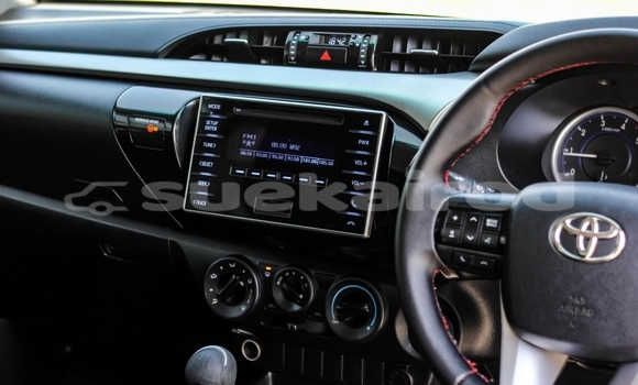 Buy Used Toyota Hiluxe Revo White Car in Chiang Mai in Chiang Mai Buy Used Toyota Hiluxe Revo White Car in Chiang Mai in Chiang Mai