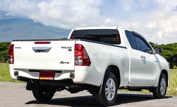 Buy Used Toyota Hiluxe Revo White Car in Chiang Mai in Chiang Mai Buy Used Toyota Hiluxe Revo White Car in Chiang Mai in Chiang Mai