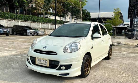 ซื้อ รถมือสอง Nissan March ขาว รถยนต์ ใน %{เมือง} ใน กรุงเทพมหานคร
