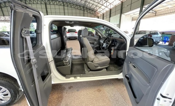 Buy Used Toyota Hiluxe VIGO White Car in Bangkok in Bangkok Buy Used Toyota Hiluxe VIGO White Car in Bangkok in Bangkok