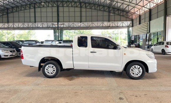 Buy Used Toyota Hiluxe VIGO White Car in Bangkok in Bangkok Buy Used Toyota Hiluxe VIGO White Car in Bangkok in Bangkok